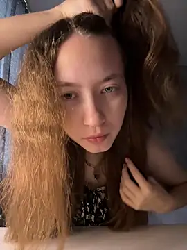 Snapshot of Holy_Poly chatting on 01.06.26 Holy Poly online show from 01.06.26