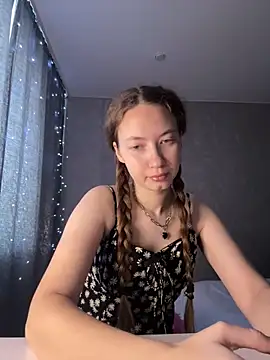 Snapshot of Holy_Poly chatting on 01.07.26 Holy Poly online show from 01.07.26