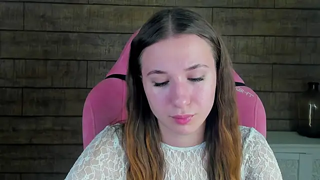 Snapshot of KristinaBellini chatting on 11.30.25 KristinaBellini online show from 11.30.25