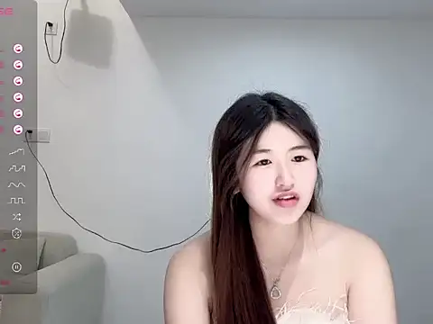 Snapshot of youyou-668 chatting on 11.14.25 youyou-668 online show from 11.14.25