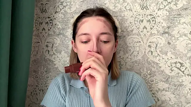 Emily lyy online show from 12.15.25