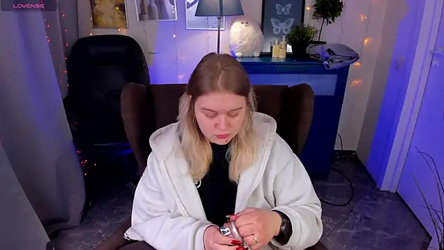 LouiseMous online show from 02.04.26
