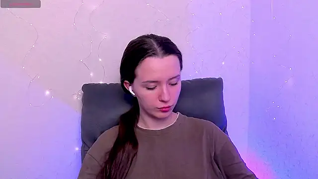 Snapshot of BellaVelure6767 chatting on 05.27.26 BellaVelure6767 online show from 05.27.26