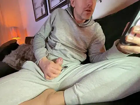 Snapshot of Brandonn1989amateur chatting on 02.16.26 Brandonn1989amateur online show from 02.16.26