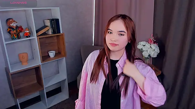 BetseyLaszlo online show from 11.18.25