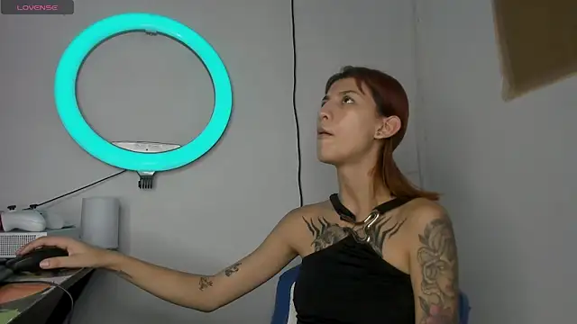 Hot play18 online show from 03.08.26