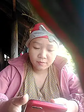 hoami-hot online show from 11.25.25