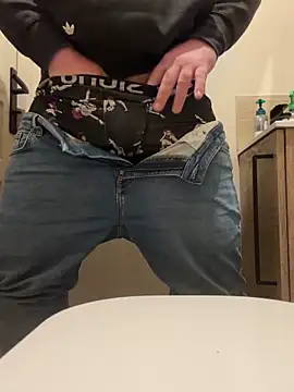 Snapshot of Ced1326 chatting on 11.22.25 Ced1326 online show from 11.22.25