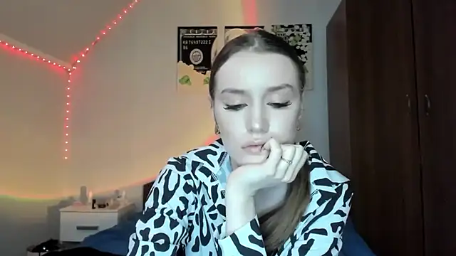 tinyglow online show from 04.09.26