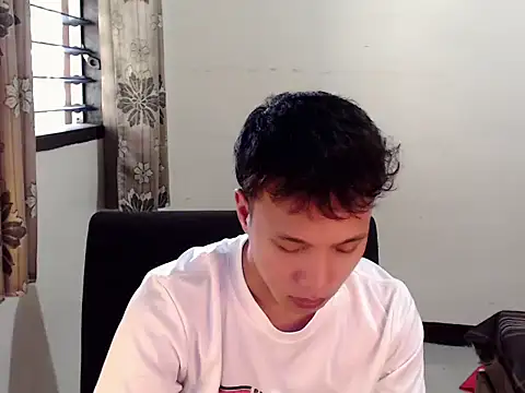 Snapshot of newgys chatting on 02.17.26 newgys online show from 02.17.26
