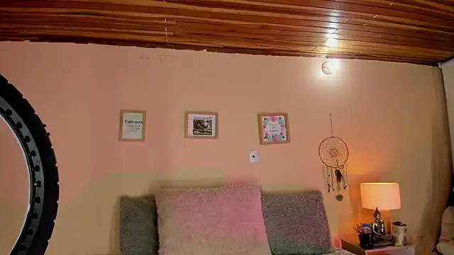 aghata jackson  online show from 11.28.25