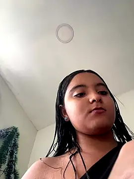 Snapshot of violeta_santanna chatting on 12.14.25 violeta santanna online show from 12.14.25