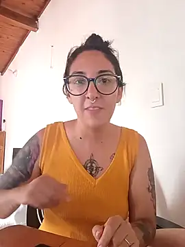 Snapshot of Melinerd chatting on 11.16.25 Melinerd online show from 11.16.25