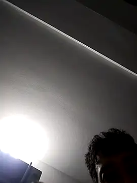 Snapshot of platone09 chatting on 04.15.26 platone09 online show from 04.15.26