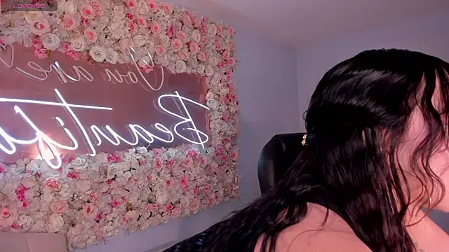 ZaraKafruni online show from 04.07.26