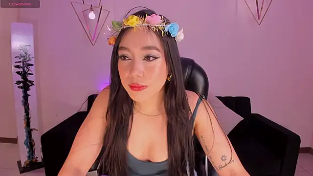 ZaraKafruni online show from 04.16.26