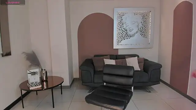 ZaraKafruni online show from 05.14.26