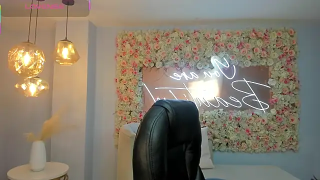 SophieLanne online show from 02.12.26