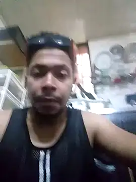 louishotlatinboy online show from 11.17.25