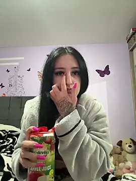 Snapshot of elenaalena chatting on 12.16.25 elenaalena online show from 12.16.25