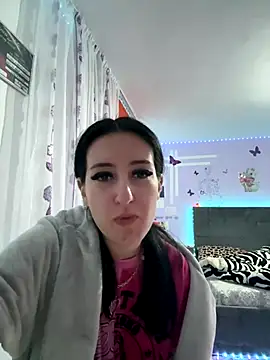 Snapshot of elenaalena chatting on 12.17.25 elenaalena online show from 12.17.25