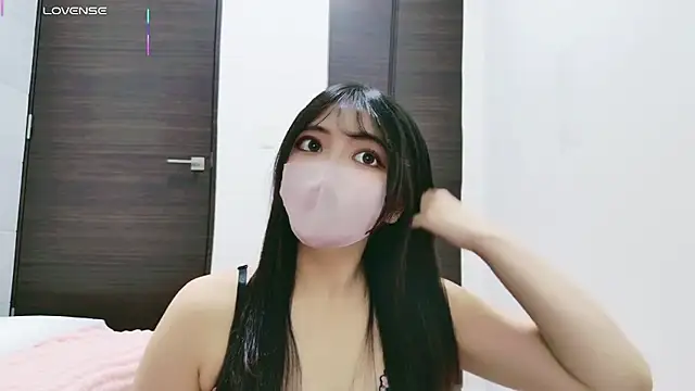 Snapshot of --Sui-- chatting on 11.22.25 --Sui-- online show from 11.22.25