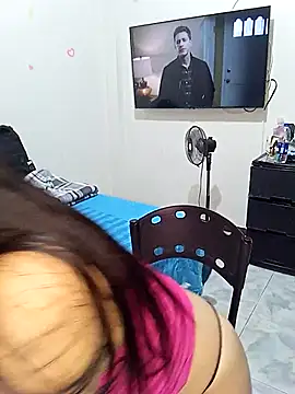 Snapshot of Damnhot26 chatting on 11.21.25 Damnhot26 online show from 11.21.25