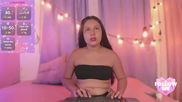 Snapshot of paula_desire chatting on 11.28.25 paula desire online show from 11.28.25