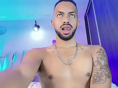 KMichelle1 online show from 11.17.25