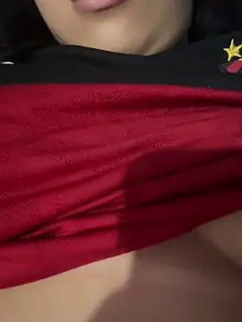 Larissa xxe online show from 11.29.25