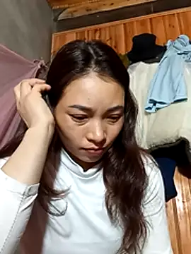 Snapshot of _Su-Su_ chatting on 02.14.26 Su-Su online show from 02.14.26