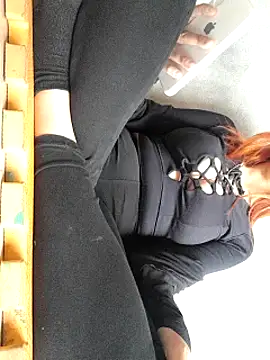 Snapshot of ruivinhahothot chatting on 11.15.25 ruivinhahothot online show from 11.15.25