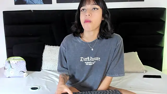 Snapshot of LiilithStonne chatting on 02.02.26 LiilithStonne online show from 02.02.26