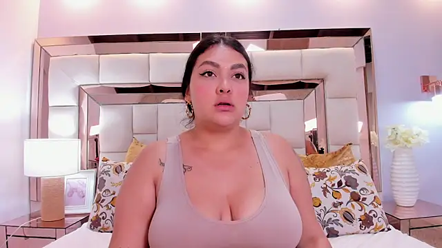 Snapshot of emma_stoonne chatting on 11.19.25 emma stoonne online show from 11.19.25