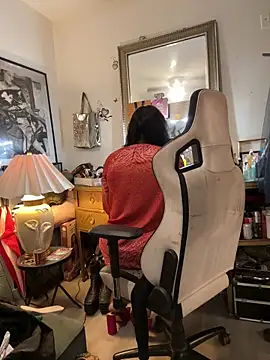 Motherbigbus online show from 12.18.25