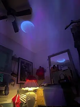 Motherbigbus online show from 12.21.25