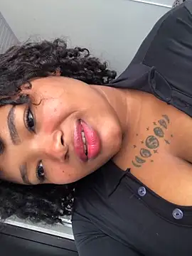 Snapshot of TuyaLes chatting on 11.16.25 TuyaLes online show from 11.16.25