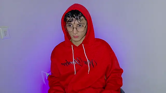 Snapshot of andrew_dann chatting on 11.27.25 andrew dann online show from 11.27.25