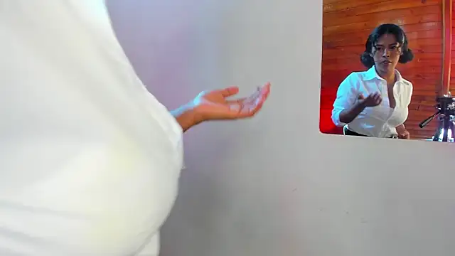 Snapshot of lilith_sanz chatting on 11.29.25 lilith sanz online show from 11.29.25