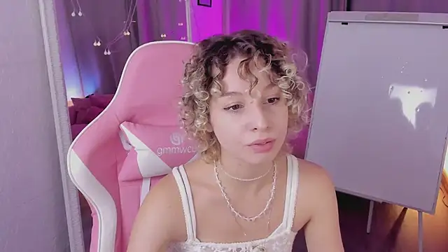 Snapshot of Mary_Wohlberg chatting on 11.25.25 Mary Wohlberg online show from 11.25.25