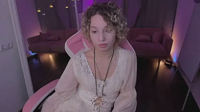 Snapshot of Mary_Wohlberg chatting on 11.27.25 Mary Wohlberg online show from 11.27.25