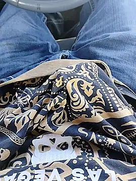 critter009 online show from 11.30.25