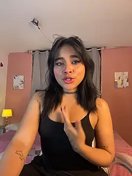 Sophie wyld online show from 11.17.25