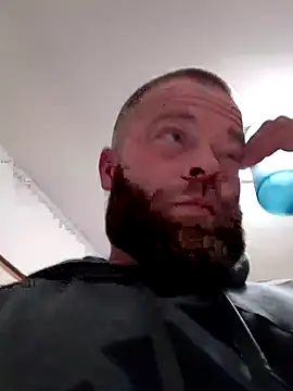 Snapshot of FrazierMoney chatting on 11.16.25 FrazierMoney online show from 11.16.25