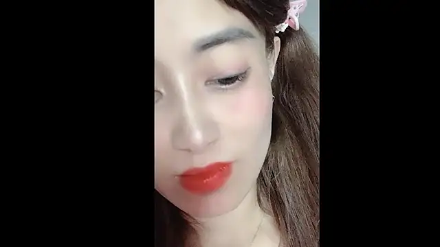 Snapshot of MiAnna-Lovee chatting on 11.25.25 MiAnna-Lovee online show from 11.25.25