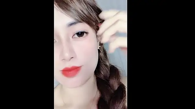 Snapshot of MiAnna-Lovee chatting on 12.15.25 MiAnna-Lovee online show from 12.15.25