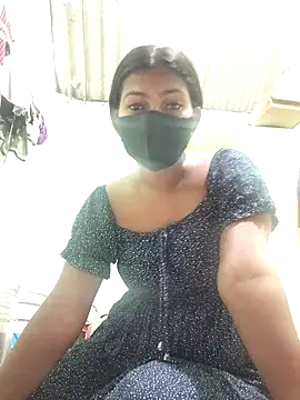 Hot-Pari2 online show from 11.17.25