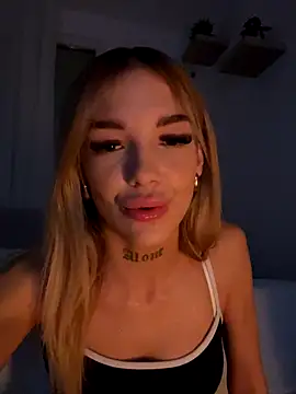 lunababy77 online show from 11.24.25