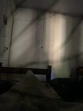 Snapshot of Loirodapicarosa chatting on 02.14.26 Loirodapicarosa online show from 02.14.26