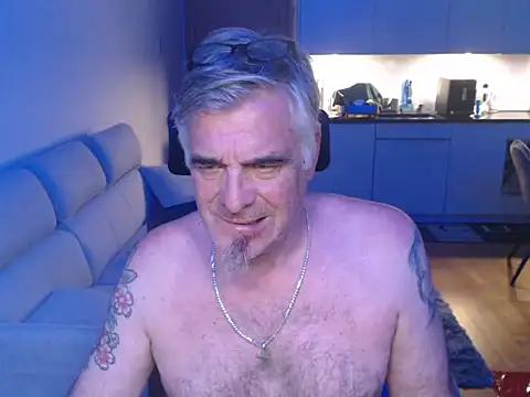 Buidapest online show from 04.16.26